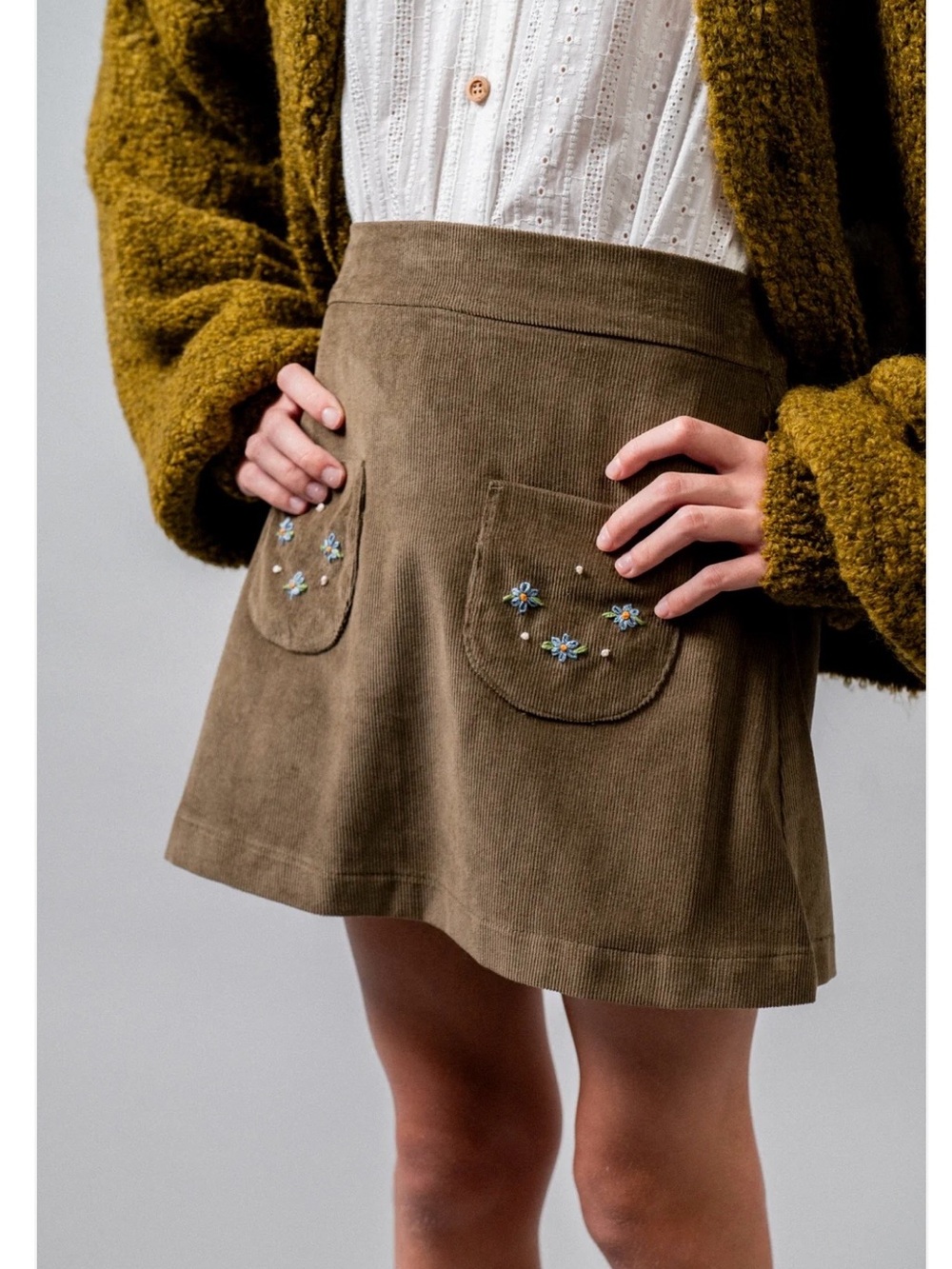Birinit Khaki corduroy embroidered mini skirt girl